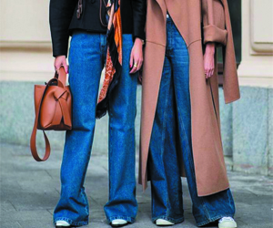 欧美时尚穿搭街拍秀_牛仔裤质感的穿搭