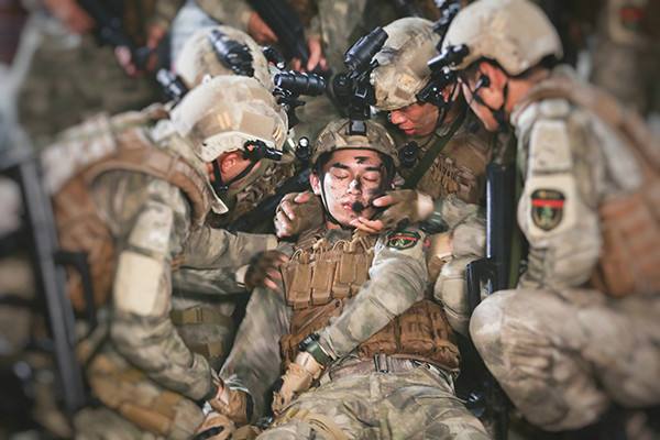 反恐特战队之天狼迎来剧情高潮反转秦晓阳如何面对高难度军旅生活