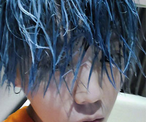 鹿晗藍發似漫畫人物 盤點當年讓人驚艷的藍發少年