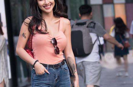 微博比胸大赛3000乳神晒露奶照happy张江搜集露乳照