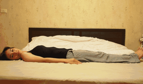 瑜伽瘦腿最有效的动作  睡前常做这5个瑜伽体式腿就细了